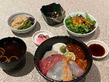 天久の海鮮丼
