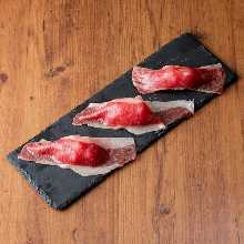 国産牛の炙り肉寿司