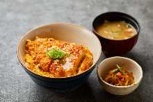 ロースかつ丼（ハニー三元豚）