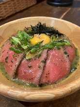 【京風ローストビーフ丼】焦がし九条ネギ塩だれ