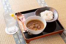 和牛カレー(春夏限定) 　ドリンクセット