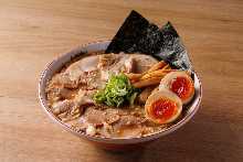 特製夜鳴きラーメン