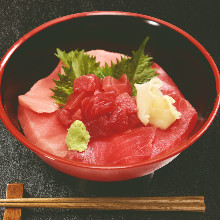 まぐろ丼