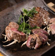 若姫牛ステーキ4種盛りonやすだ瓦焼き