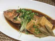 赤ミーバイ一匹煮付け