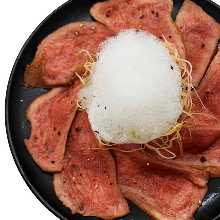 牛タンのカルパッチョ