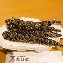 黒胡麻ししゃも揚げ