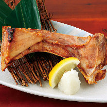 マグロのカマの塩焼き