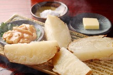 ジャガイモの炭火焼き