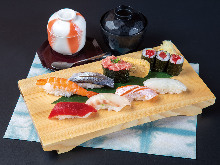 握り寿司ランチセット　小潮