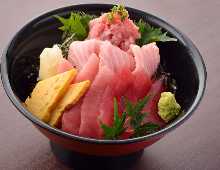 まぐろ三昧丼