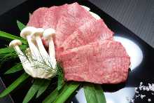 黒毛和牛特撰タン塩厚切り