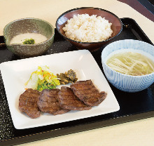 牛タン焼き