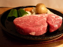 牛ヒレ肉のステーキ