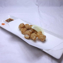 【美メニュー】プリッとホルモン唐揚げ