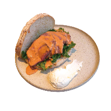 ( NEW ) Red Chili Roast Beef Sandwich