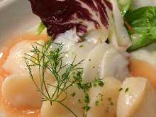 호타 테 토코 샐러드 완성 된 신선한 토마토 드레싱 호타 테 토코 샐러드 완성 된 신선한 토마토 드레싱