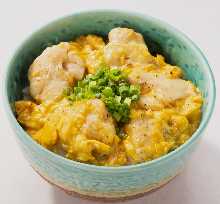 달걀 닭고기 덮밥