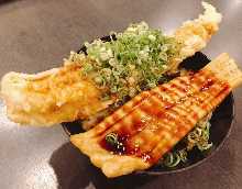 Comparison bowl of conger tempura and boiled conger eel