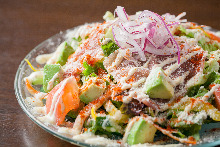 생햄과 아보카도 샐러드