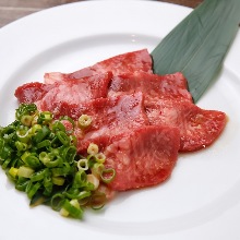 파를 얹은 우설 소금양념