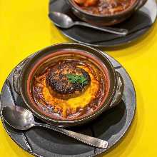 흙냄비로 완성한 고베규가 들어간 옴버그《샐러드・스프 첨부》