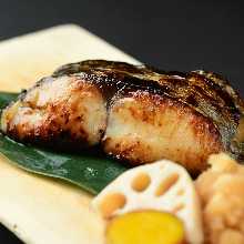 제철 생선 구이 제철 생선 구이