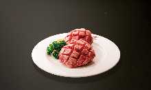 두껍게 썬 우설 두껍게 썬 우설