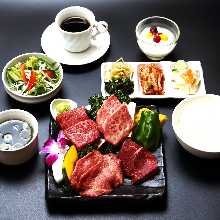 상급 고기 구이 런치