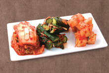 3种韩国泡菜拼盘