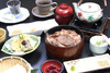 Kyoto肉美味盖饭膳食（有不喜欢吃牛肉的情况，可以变更为鲷鱼）