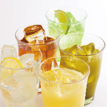 烧酒高杯酒（蜂蜜柠檬・酸柠檬・原味・芒果味・苹果味・菠萝味・黑加仑味・西印度櫻桃）