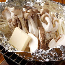 铝箔纸包烤黄油酱油蘑菇