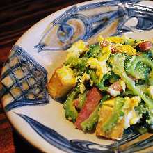 苦瓜炒蛋 苦瓜炒蛋