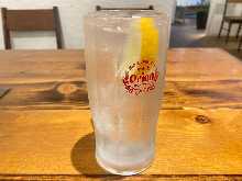 柠檬碳酸酒 柠檬碳酸酒