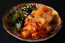 3种韩国泡菜拼盘