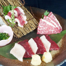 马肉刺身拼盘