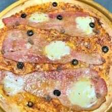 凤尾鱼披萨