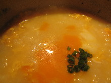 杂烩粥（只有米饭和鸡蛋）