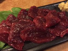 鲸鱼肉生鱼片