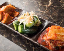 3种韩国泡菜拼盘