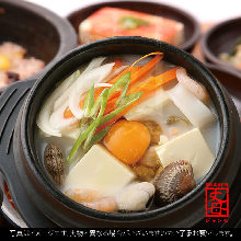 韩式蛤蜊豆腐锅