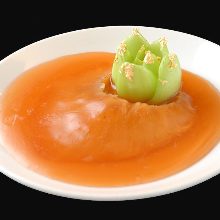 炖煮鱼翅、红烧排翅