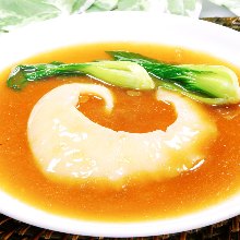 炖煮鱼翅、红烧排翅