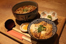 亲子盖饭和荞麦面御膳套餐