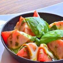 Roasted caprese with mozzarella and tomatoes