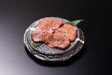 3种和牛的牛舌拼盘