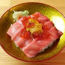 【极上】大间中腹腌渍盖饭（海胆鲑鱼子）