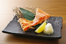 炭火烤鱼 炭火烤鱼