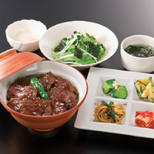 牛肉盖饭